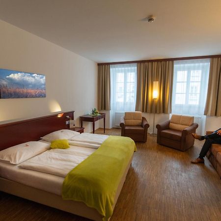 Stadthotel ไวด์โฮเฟน อัน แดร์ ธายา ภายนอก รูปภาพ