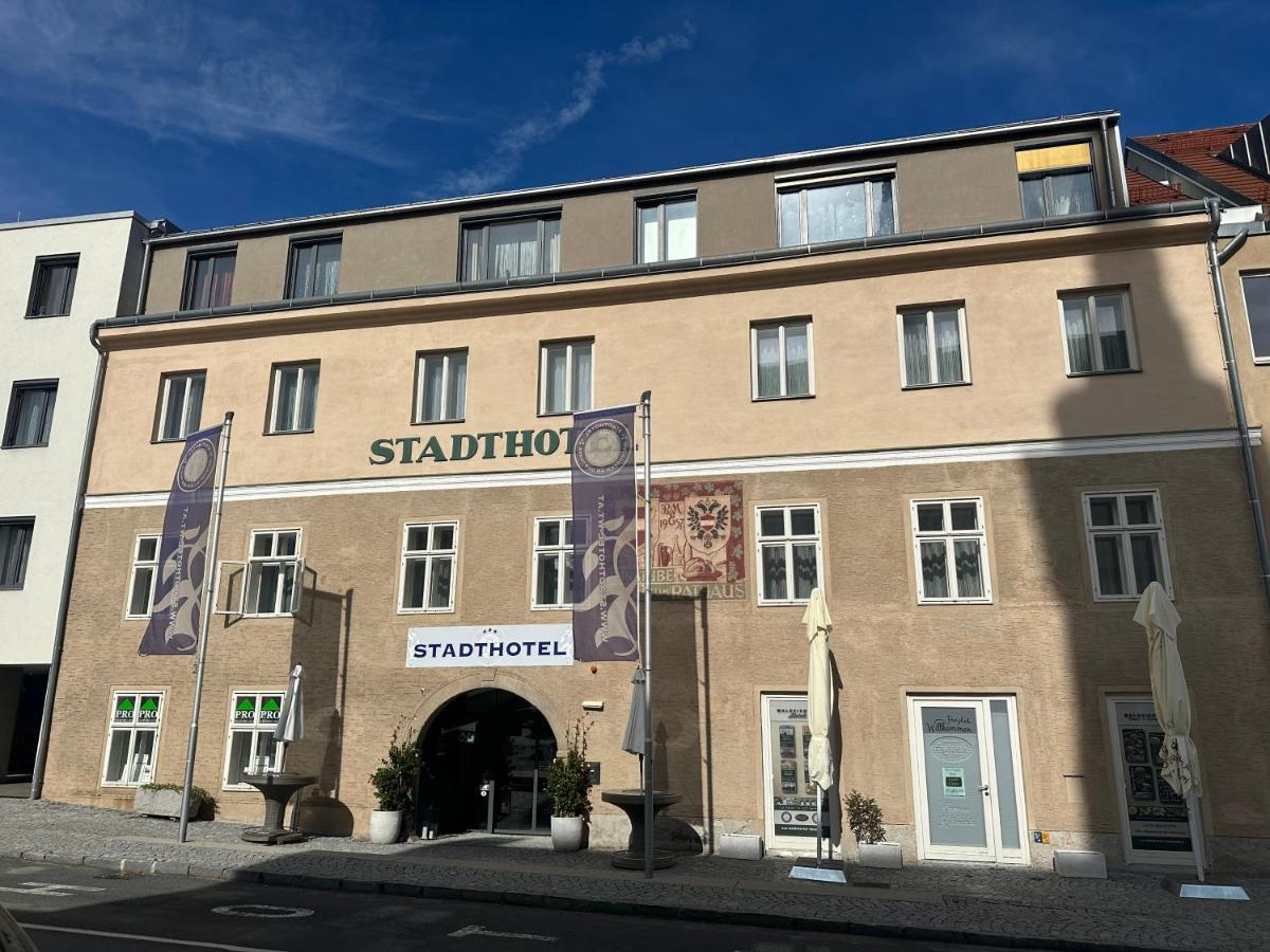 Stadthotel ไวด์โฮเฟน อัน แดร์ ธายา ภายนอก รูปภาพ